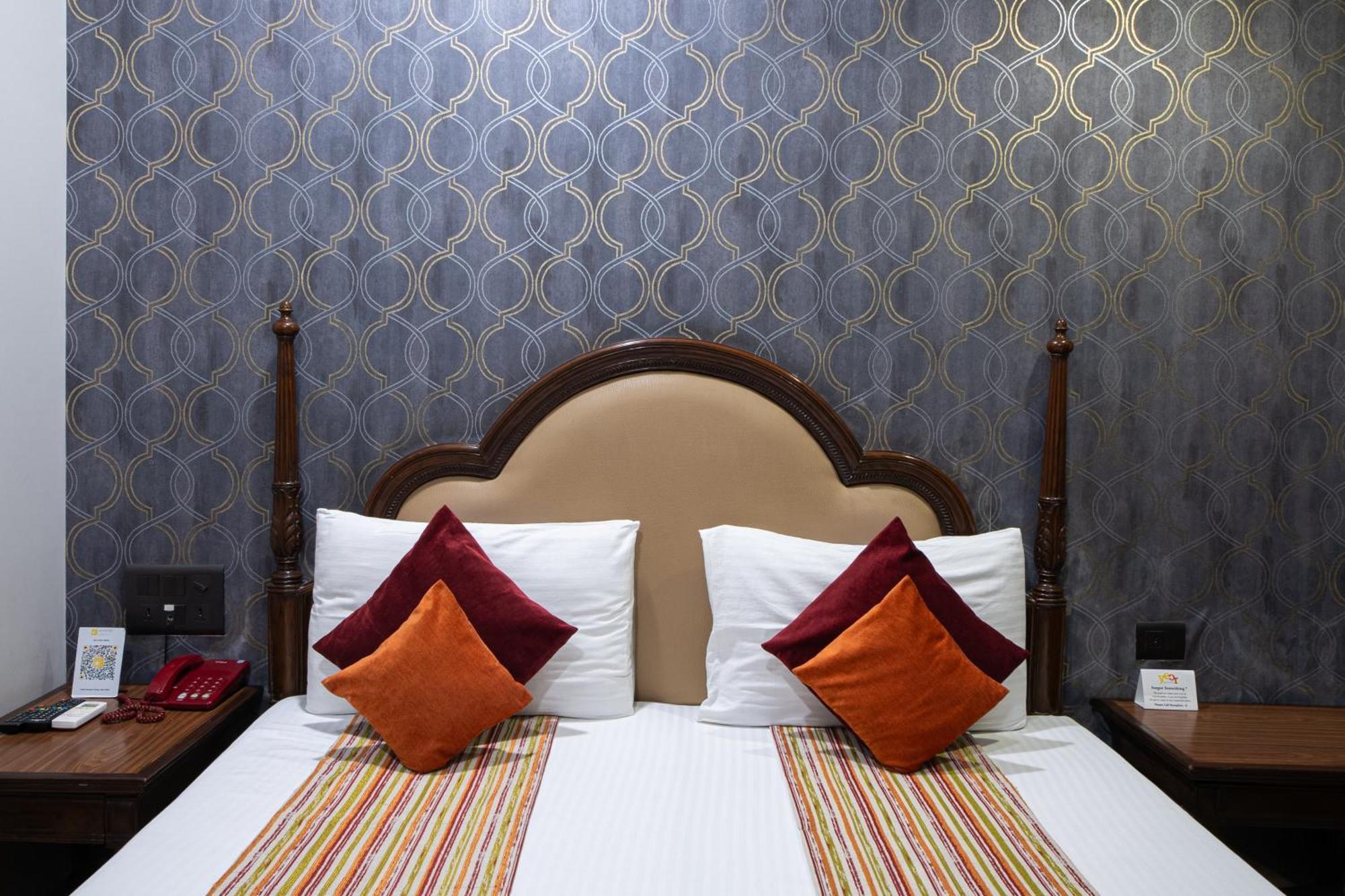 Hotel Sunstar Grand Delhi  Buitenkant foto