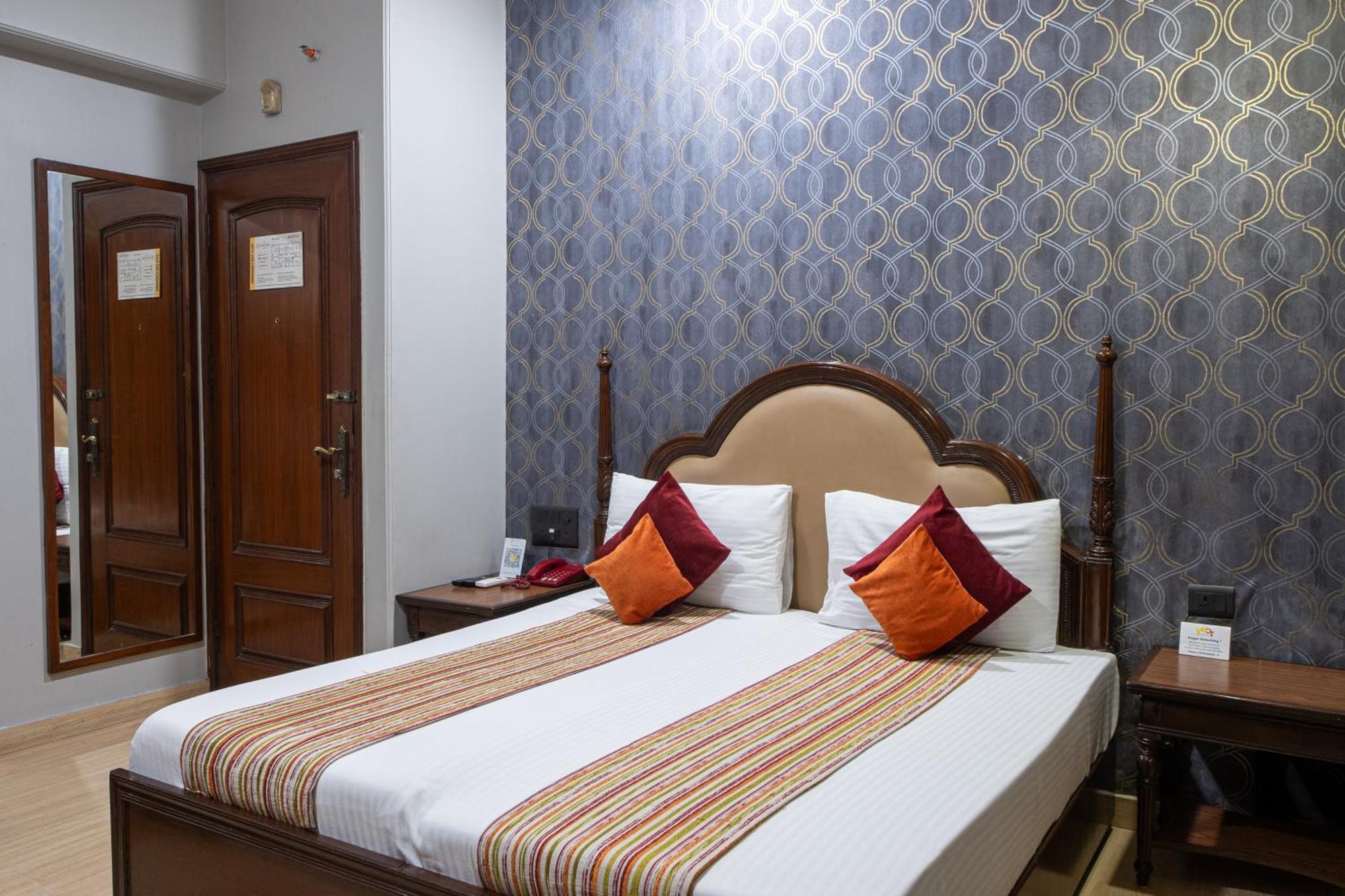 Hotel Sunstar Grand Delhi  Buitenkant foto
