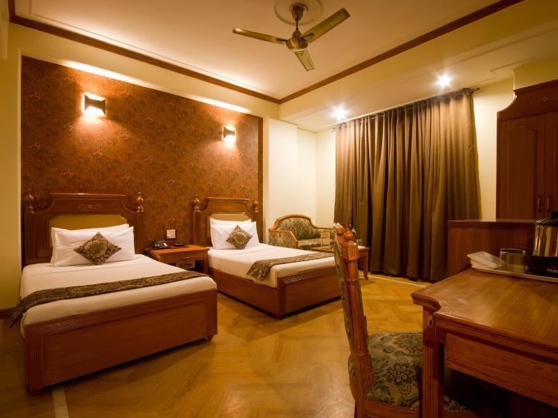 Hotel Sunstar Grand Delhi  Buitenkant foto