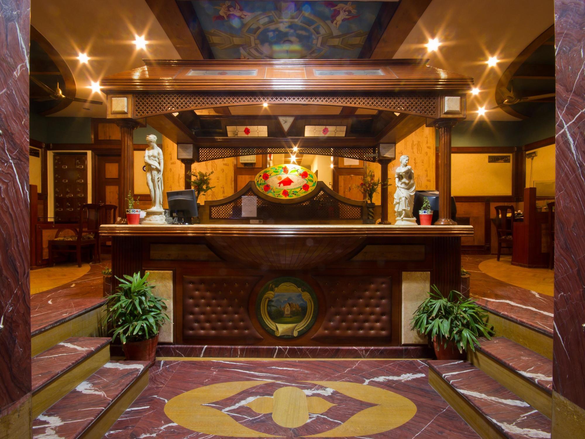 Hotel Sunstar Grand Delhi  Buitenkant foto