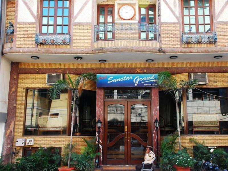 Hotel Sunstar Grand Delhi  Buitenkant foto
