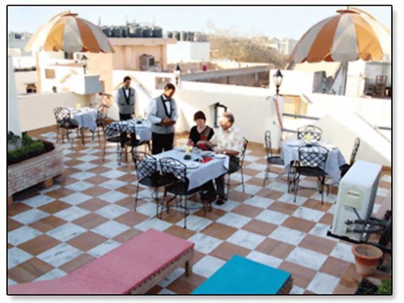 Hotel Sunstar Grand Delhi  Restaurant foto